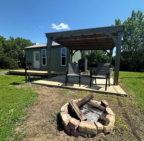 Cozy Retreat w/ Hot Tub, Fire Pit & King Bed
