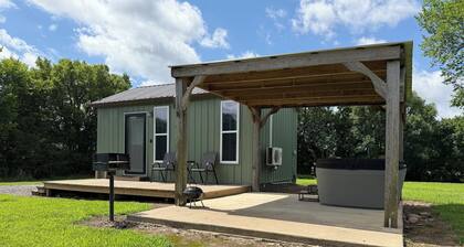 Cozy Retreat w/ Hot Tub, Fire Pit & King Bed