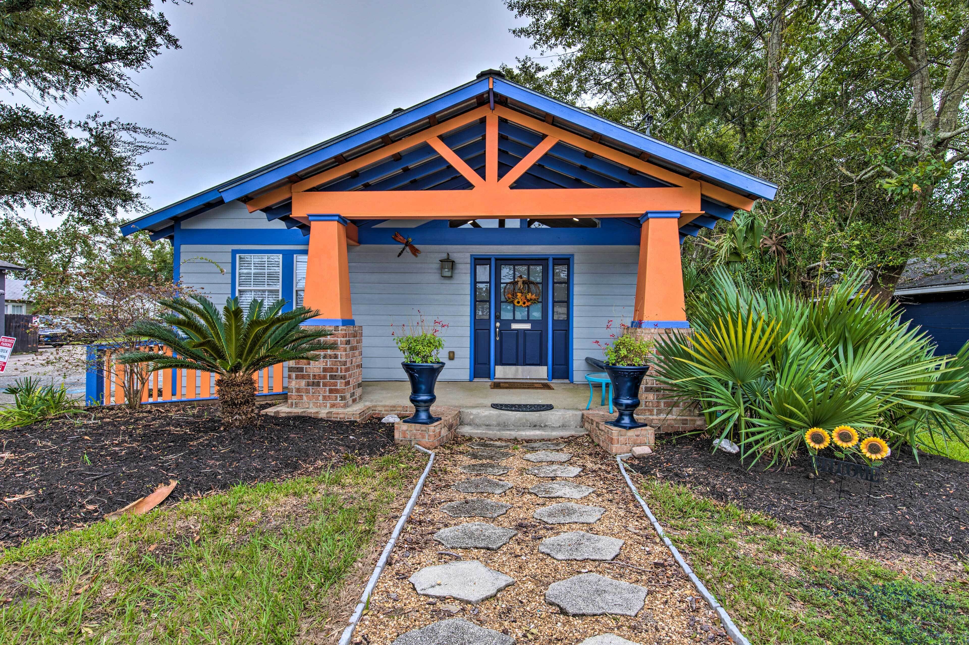 Downtown Ocean Springs Duplex w/ A/C 1 Mi to Beach