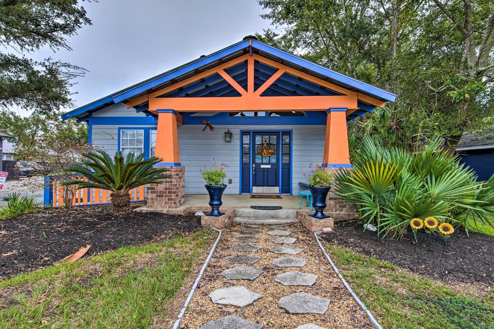 Downtown Ocean Springs Duplex w/ A/C 1 Mi to Beach