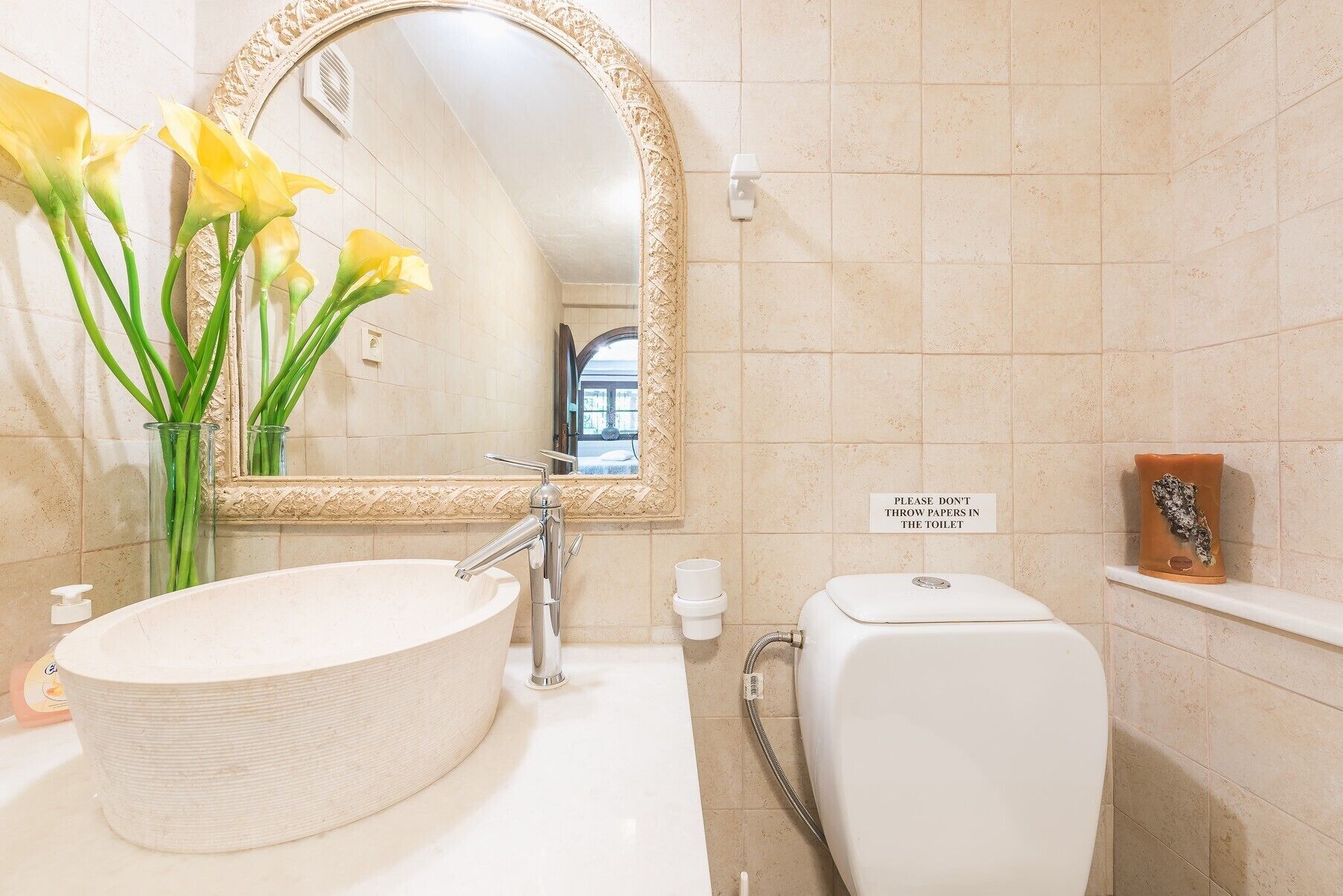 Ampelos Estate –10+ people estate on private ranch