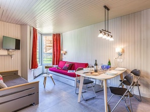 TV - Le Grand Pré (Lavachet) by Interhome (Tignes)