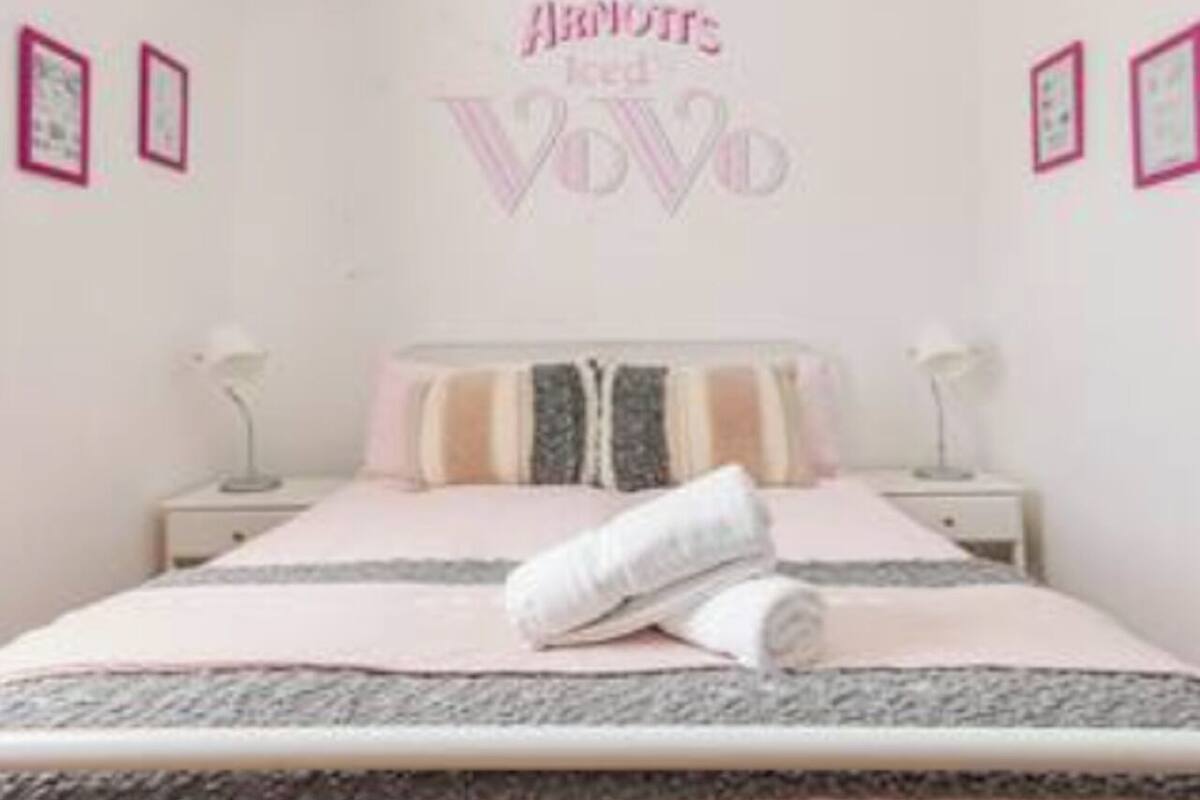 Premium bedding, down comforters, pillowtop beds, WiFi (free)