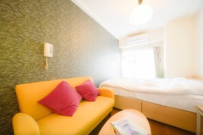 1 bedroom, desk, free WiFi - Exsaison Shirokita 105 (Osaka)