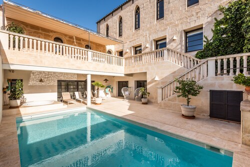 Splendid Former Chapel With Pool and hot tub