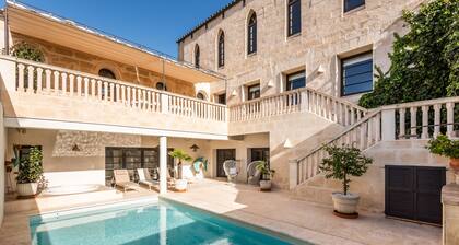 Splendid Former Chapel With Pool and hot tub