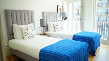 Apartamento superior, 2 habitaciones | 2 dormitorios, caja fuerte, sistema de insonorización