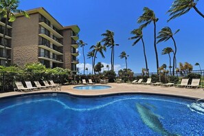 Piscina all'aperto, una piscina riscaldata