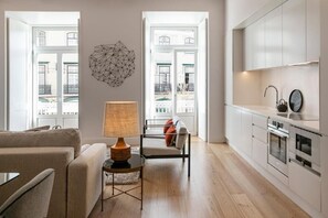 In-room safe, soundproofing, free cribs/infant beds, free WiFi - Casas da Baixa - Unique Chiado (Lisbon)