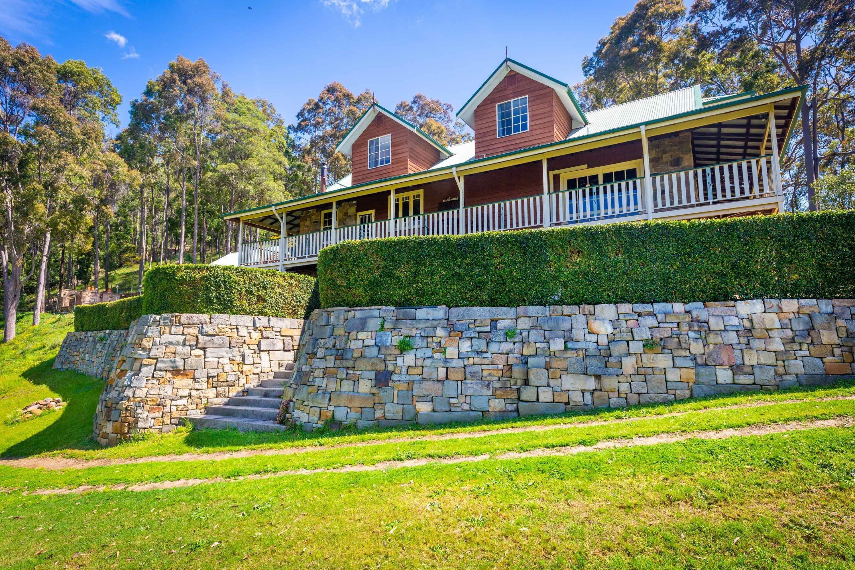 Bimbadeen Mountain House - Valley views abound from this unique stone home — image 28
