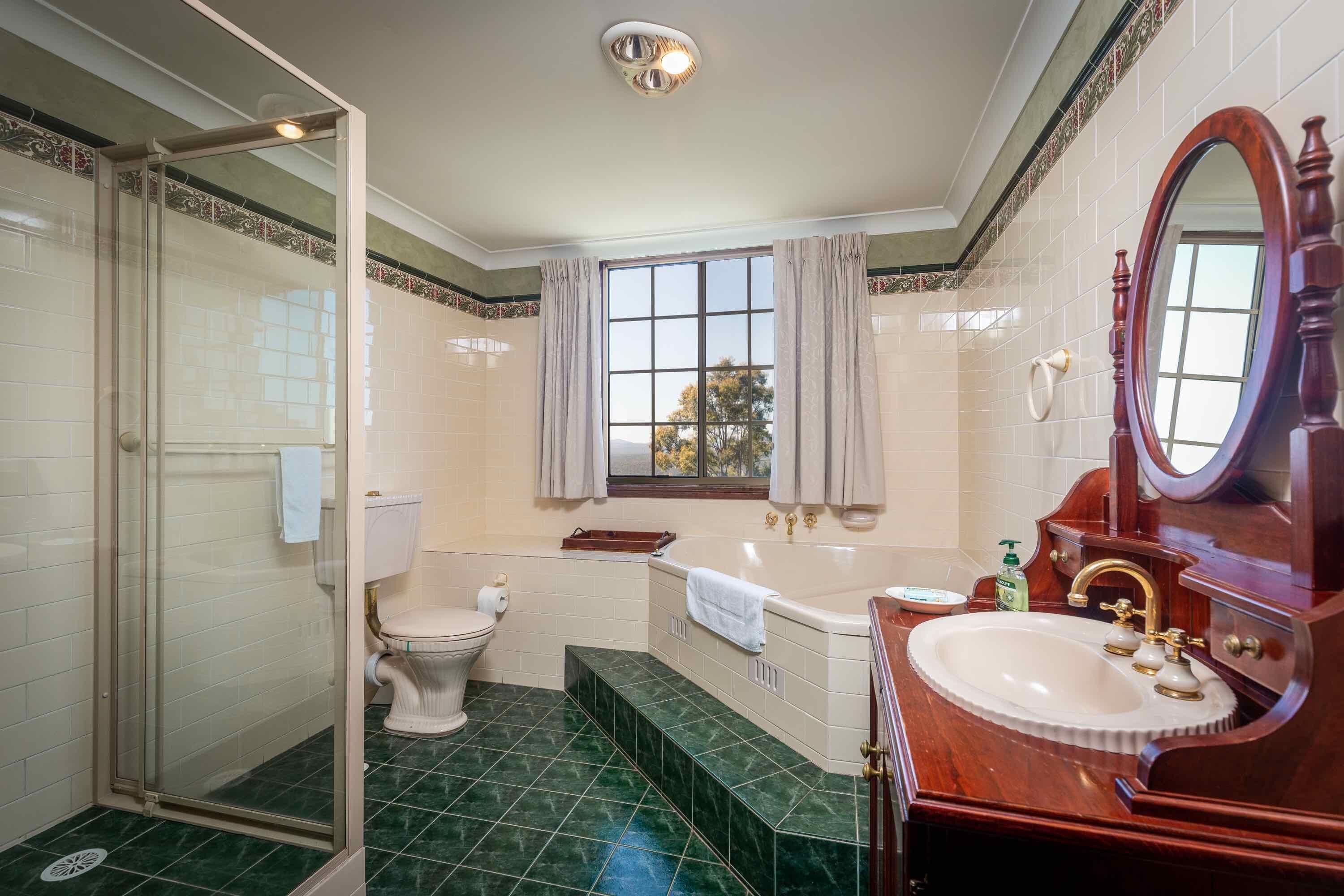 Bimbadeen Mountain Retreat - Mountainside retreat with panoramic views — image 8