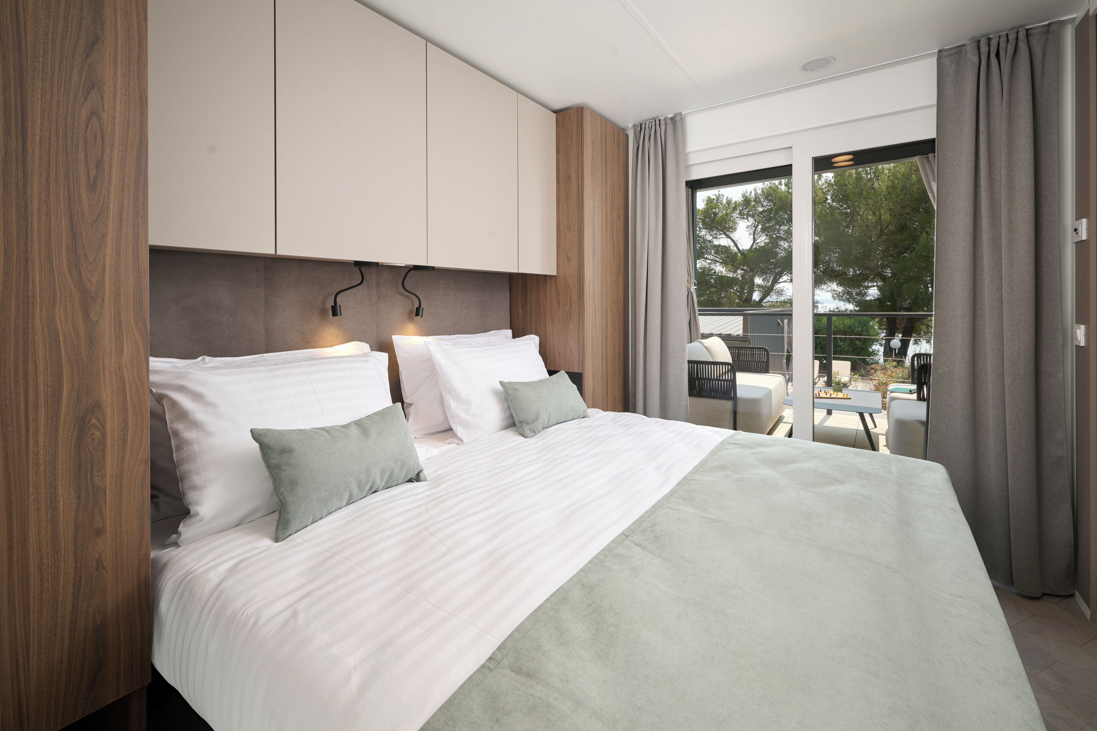 Peralatan tempat tidur premium, Wi-fi percuma, cadar katil 