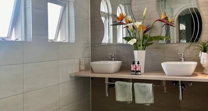 Böllinger Guesthouse is located in the heart of George's golf paradise