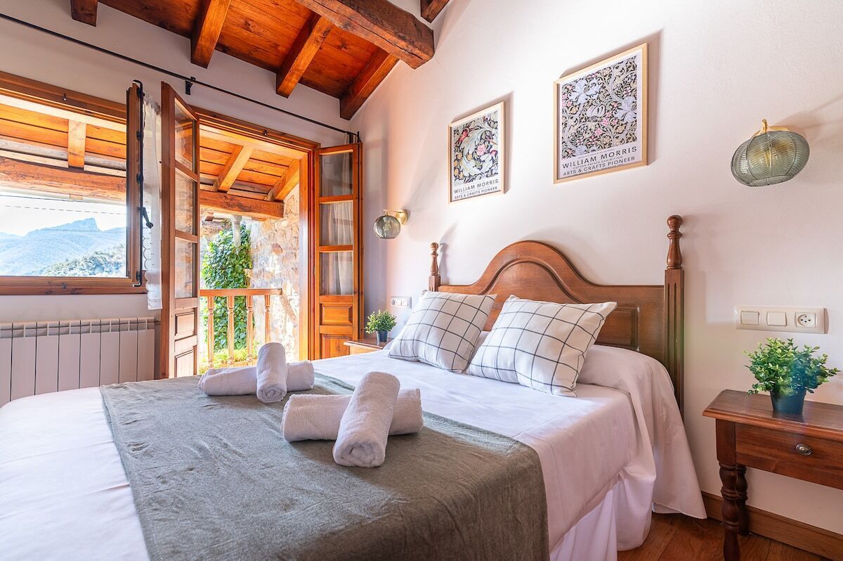 3 bedrooms, WiFi, bed sheets