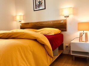 3 bedrooms, iron/ironing board, travel crib, free WiFi