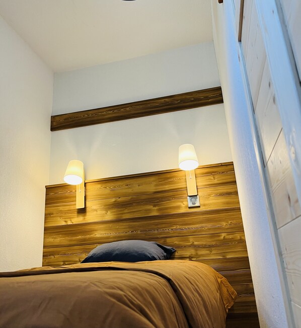 3 bedrooms, iron/ironing board, travel crib, free WiFi