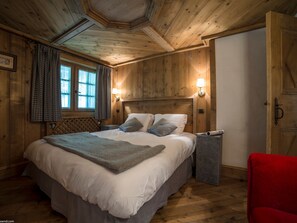 4 bedrooms, free WiFi, bed sheets