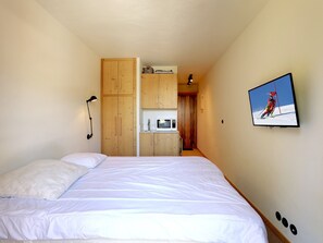 Free WiFi, bed sheets - Charming mini-studio in Courchevel 1850 with parking (Courchevel 1850)