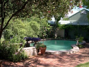 Piscina all'aperto, una piscina riscaldata