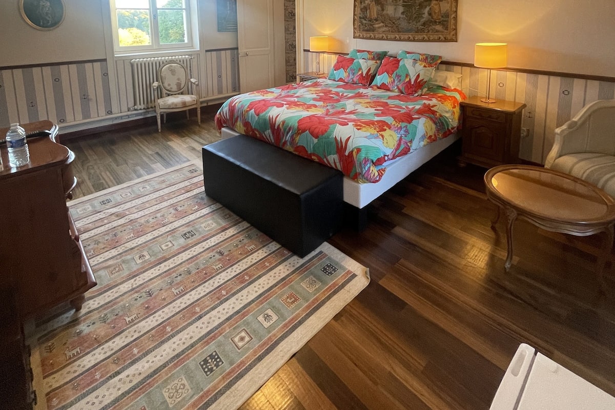 2 habitaciones, ropa de cama de alta calidad y cortinas blackout