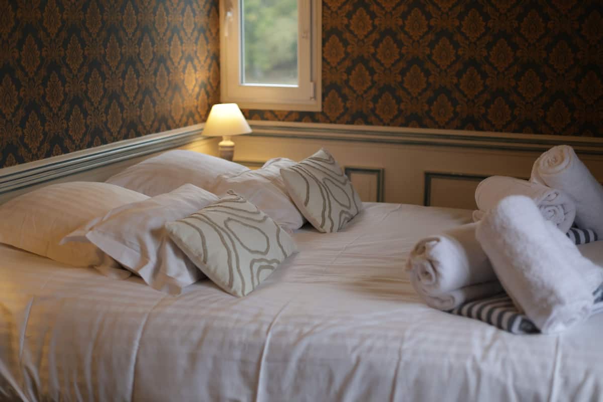 Phòng Tiêu chuẩn | Bộ đồ giường cao cấp, màn/rèm cản sáng, nôi/cũi di động