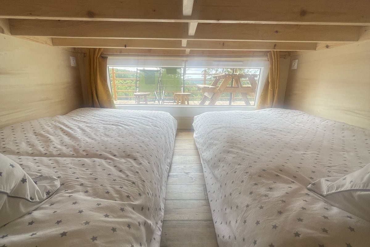 Nhà gỗ dành cho gia đình, 2 phòng ngủ, không hút thuốc, bếp | Bộ đồ giường cao cấp, màn/rèm cản sáng, nôi/cũi di động