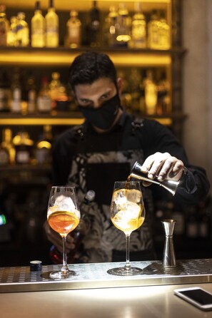 Bar (on property) - MiraMe Athens Boutique Hotel-House of Gastronomy (Athens)