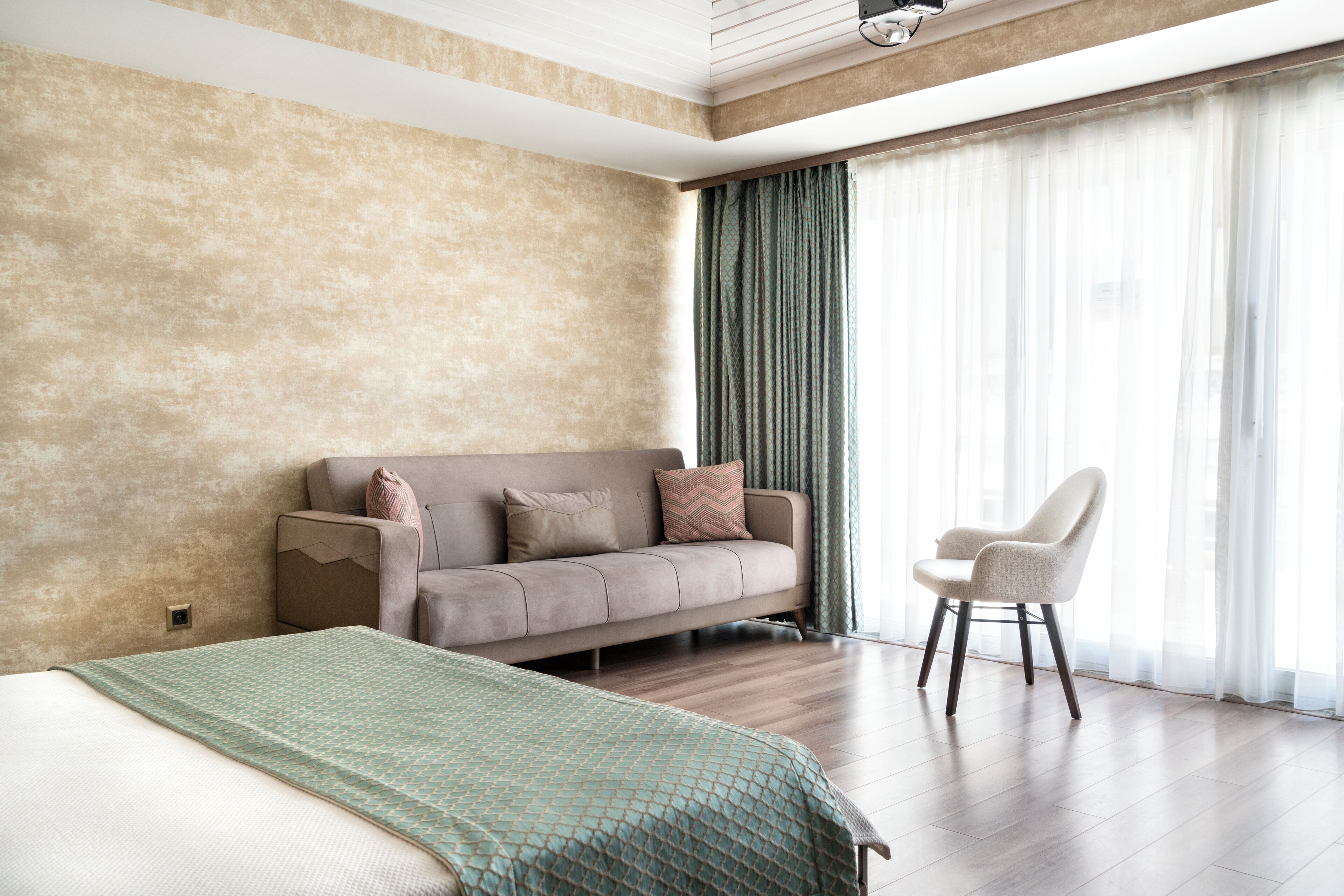 Habitación triple panorámica, vista al mar | Ropa de cama hipoalergénica, camas con efecto memoria y minibar 