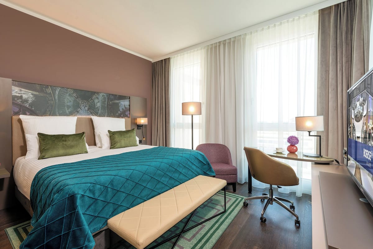 Habitación doble superior | Caja fuerte, escritorio, espacio para trabajar con un portátil