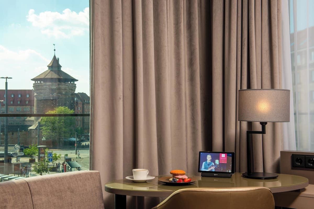 1 chambre, coffres-forts dans les chambres, bureau