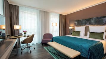 Comfort Room, 1 Double Bed | 1 bedroom, in-room safe, desk, laptop workspace