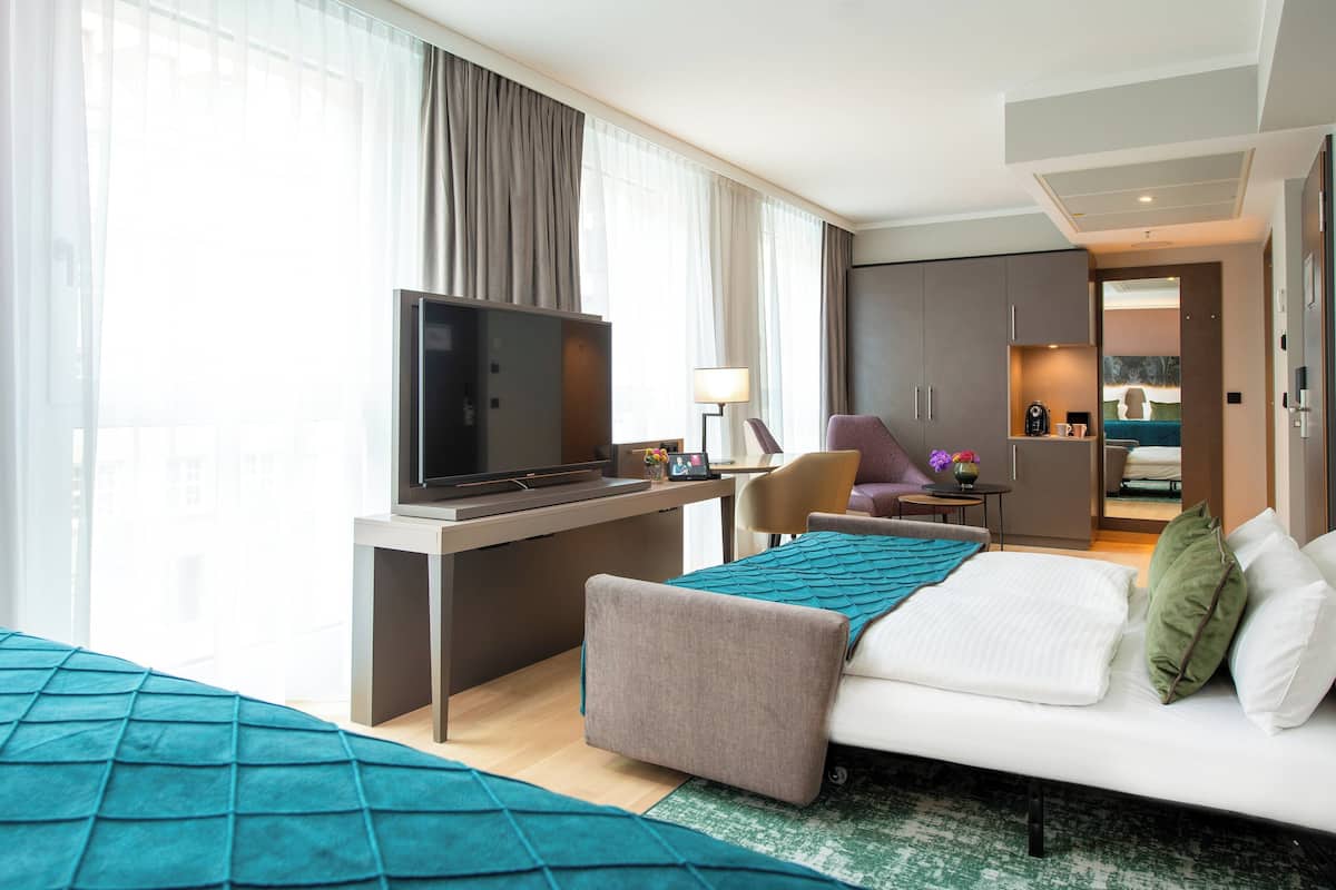 1 bedroom, in-room safe, desk, laptop workspace