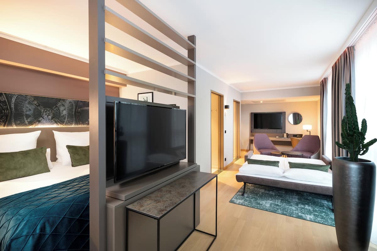 1 bedroom, in-room safe, desk, laptop workspace