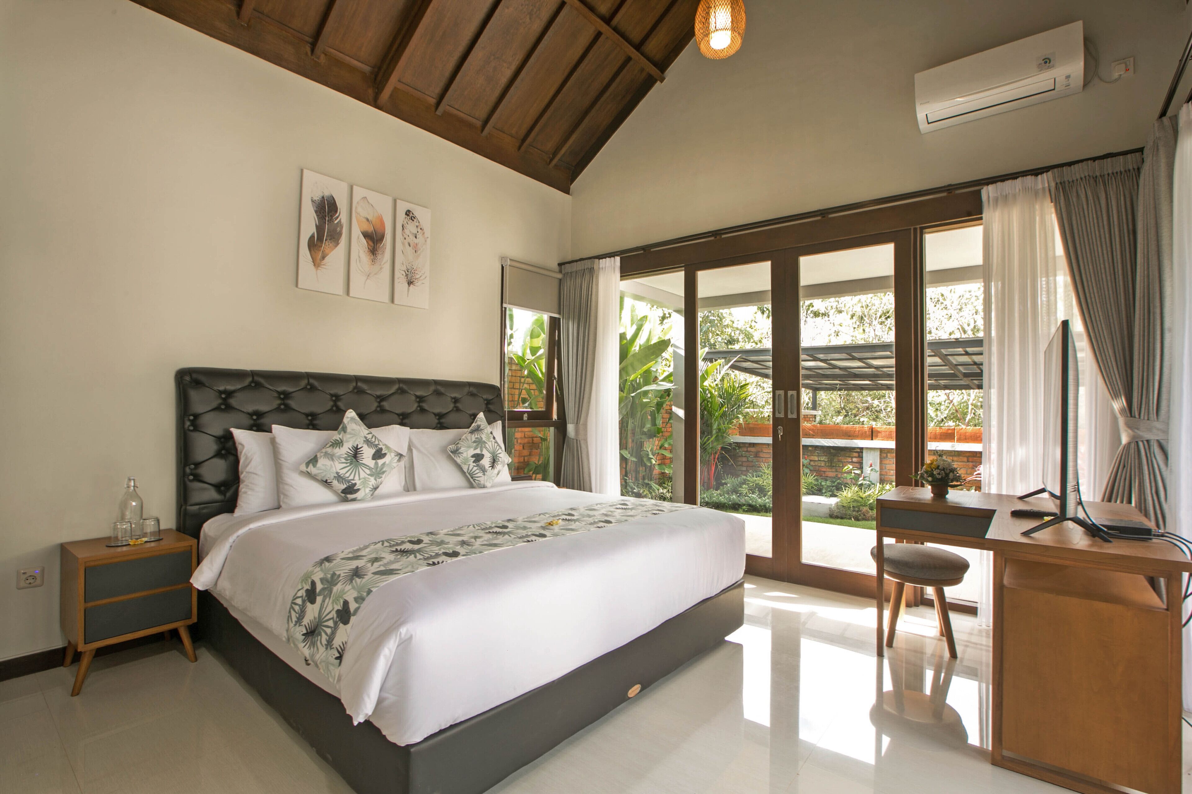 Villa, 1 Bedroom, Pool View | Free WiFi, bed sheets