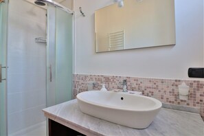 Bathroom - New Suite Sorrento (Sorrento)