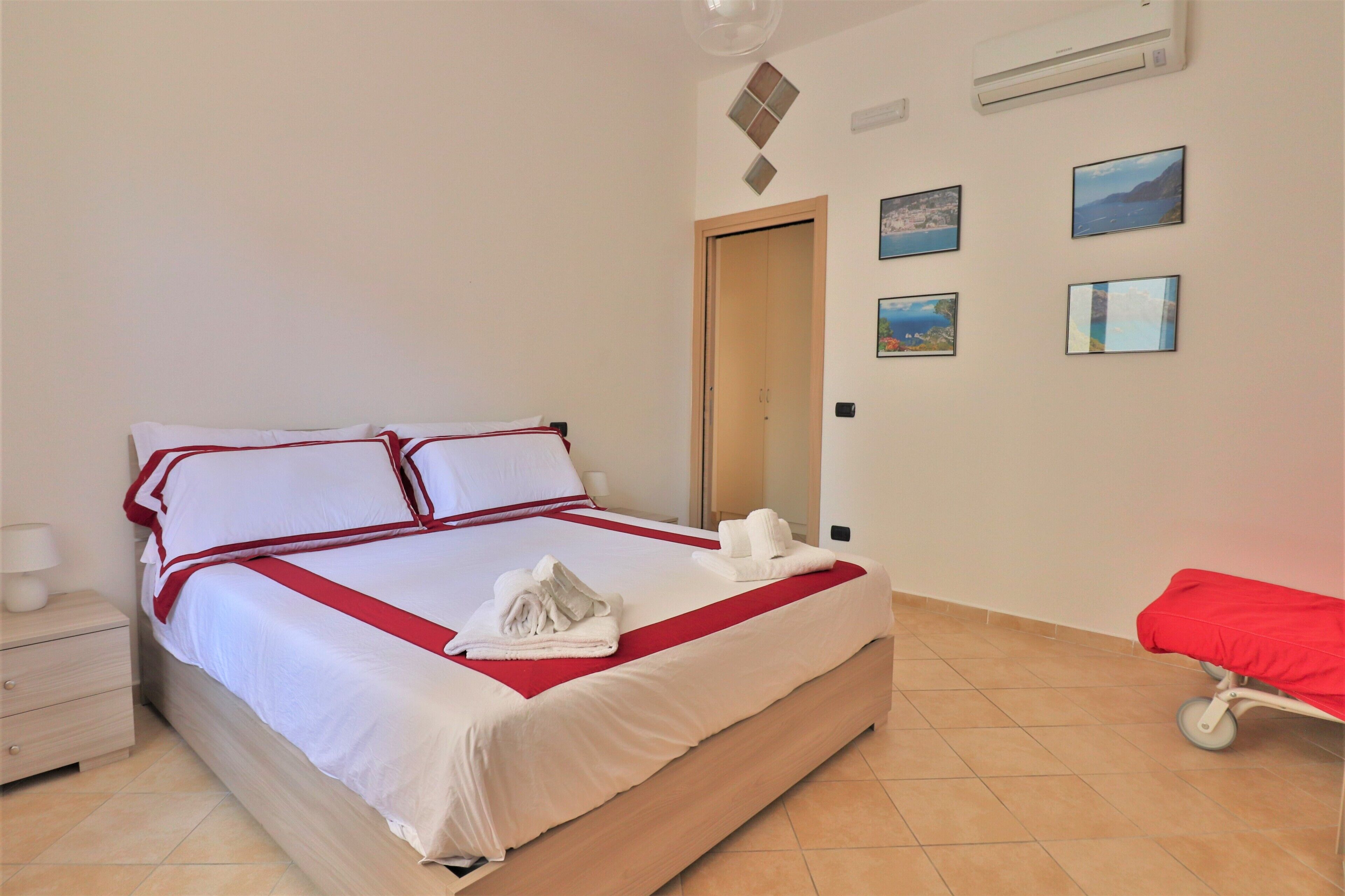City Apartment, 2 Bedrooms | 2 bedrooms, individually furnished, iron/ironing board, free WiFi