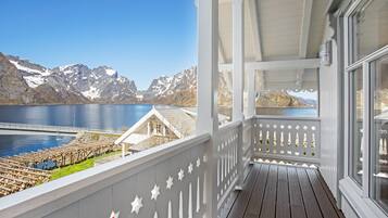 Deluxe Studio Suite, Balcony | Balcony