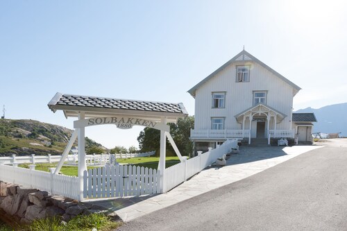 Sakrisøy Gjestegård