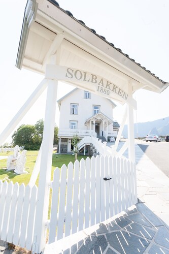 Sakrisøy Gjestegård
