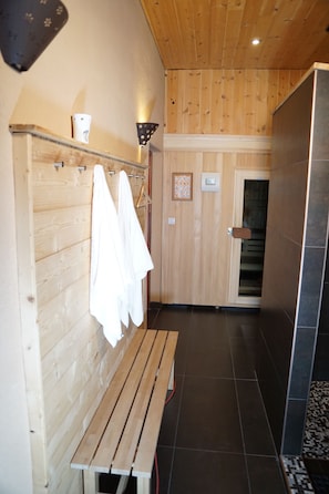Interior - Chalet at the foot of the slopes sauna hammam jacuzzi panorama Gd Domaine ski Alpe d'Huez (VILLARD-RECULAS)