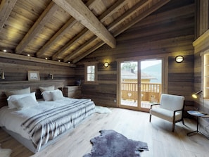 5 bedrooms, free WiFi, bed sheets