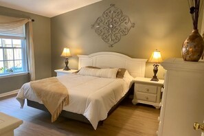 2 Schlafzimmer, Schreibtisch, Bügeleisen/Bügelbrett, WLAN