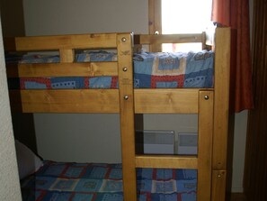 2 bedrooms