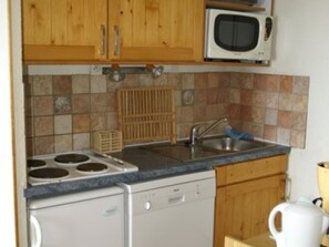 冷蔵庫、電子レンジ、食器洗い機