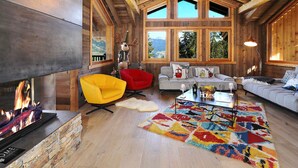 TV, fireplace - Spacious Chalet in Courchevel La Tania - 13 pax (La Tania)