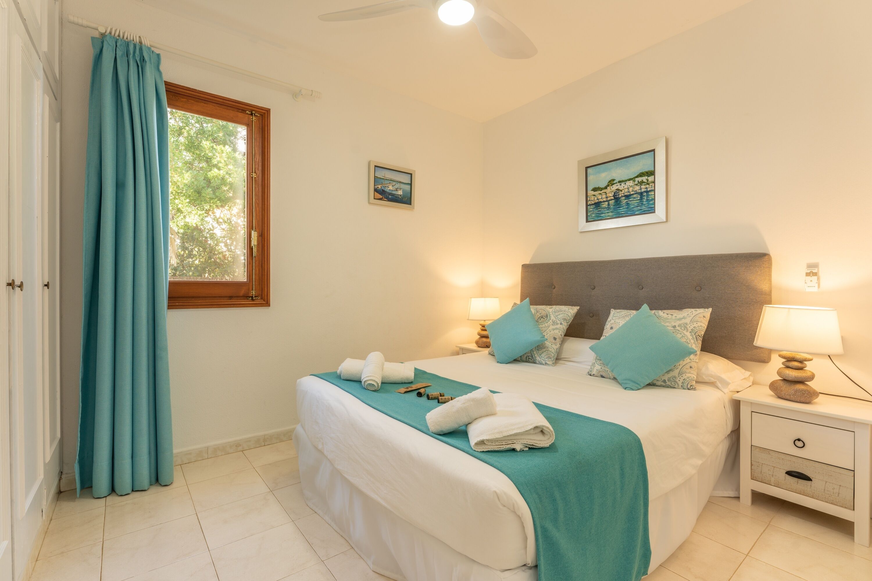 2 dormitorios, tabla de planchar con plancha, wifi gratis y ropa de cama