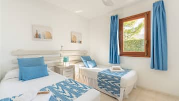 2 bedrooms, iron/ironing board, free WiFi, bed sheets