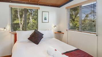 1 bedroom, iron/ironing board, bed sheets