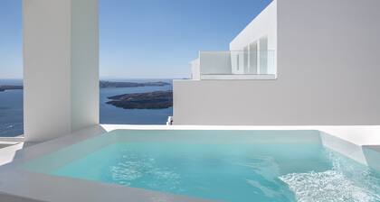Akra Suites & Spa