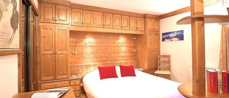 3 chambres, accĂšs au Wi-Fi (inclus), literie fournie